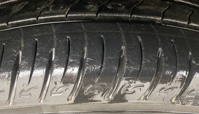 2021 Hyundai VENUE SX PLUS 1.0 TURBO DCT, Petrol, Automatic, 18,415 km, Right Front Tyre Tread