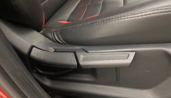 2021 Hyundai VENUE SX PLUS 1.0 TURBO DCT, Petrol, Automatic, 18,415 km, Driver Side Adjustment Panel