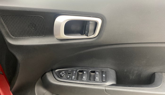 2021 Hyundai VENUE SX PLUS 1.0 TURBO DCT, Petrol, Automatic, 18,415 km, Driver Side Door Panels Control