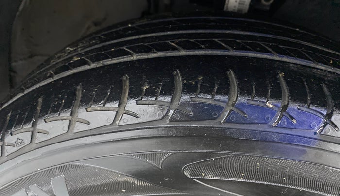 2019 Volkswagen Ameo Trendline 1.0, Petrol, Manual, 53,027 km, Right Front Tyre Tread