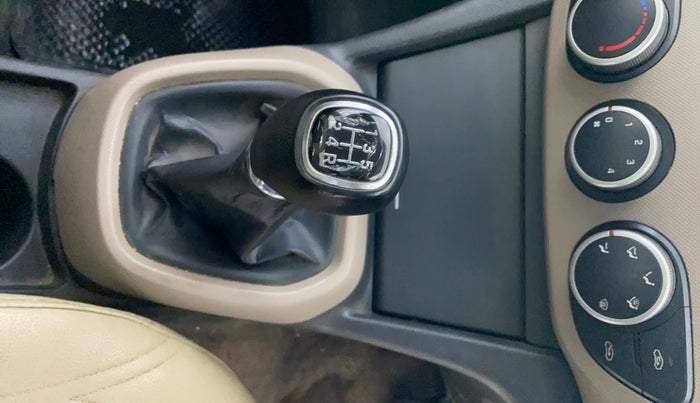 2015 Hyundai Xcent S (O) 1.2, Petrol, Manual, 83,593 km, Gear Lever