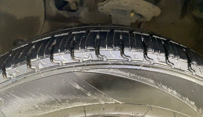 2015 Hyundai Xcent S (O) 1.2, Petrol, Manual, 83,593 km, Left Front Tyre Tread