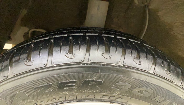 2015 Hyundai Xcent S (O) 1.2, Petrol, Manual, 83,593 km, Right Rear Tyre Tread