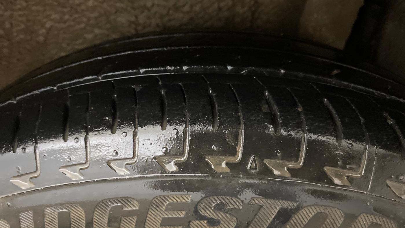 2021 Maruti IGNIS ZETA 1.2 AMT, Petrol, Automatic, 23,816 km, Left Rear Tyre Tread