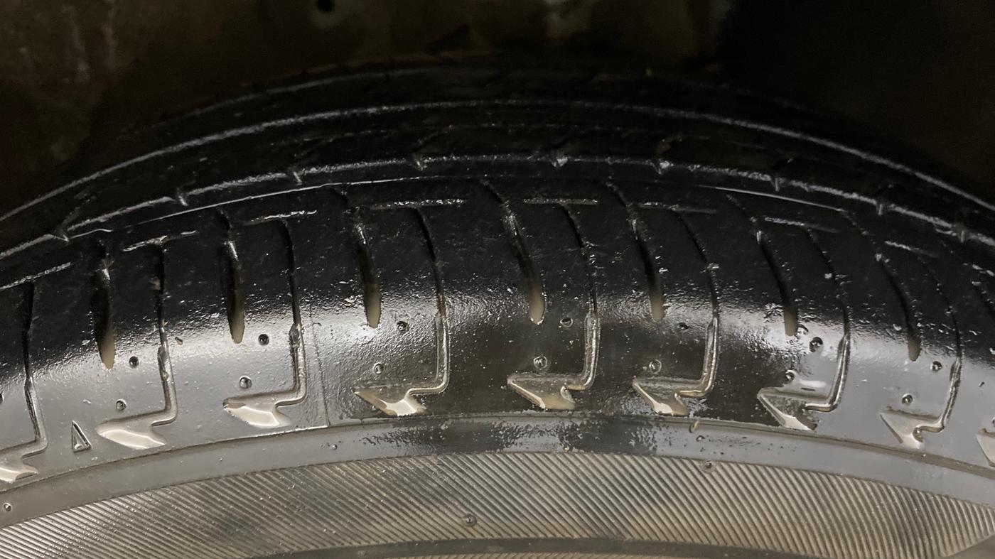 2021 Maruti IGNIS ZETA 1.2 AMT, Petrol, Automatic, 23,816 km, Right Front Tyre Tread