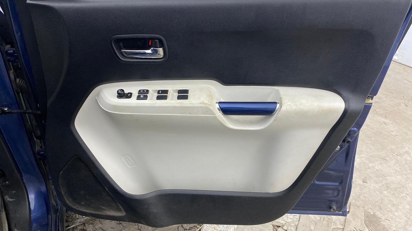 2021 Maruti IGNIS ZETA 1.2 AMT, Petrol, Automatic, 23,816 km, Driver Side Door Panels Control