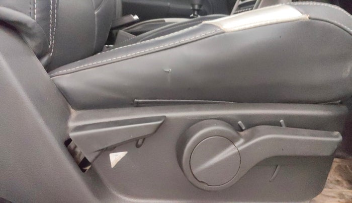 2023 Mahindra Thar LX D HT 2WD MT, Diesel, Manual, 22,229 km, Driver Side Adjustment Panel