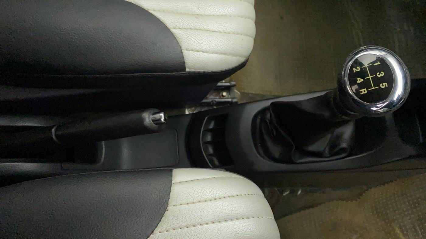 2012 Maruti Wagon R 1.0 VXI, Petrol, Manual, 16,227 km, Gear Lever