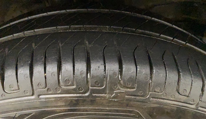 2012 Maruti Wagon R 1.0 VXI, Petrol, Manual, 16,227 km, Left Front Tyre Tread