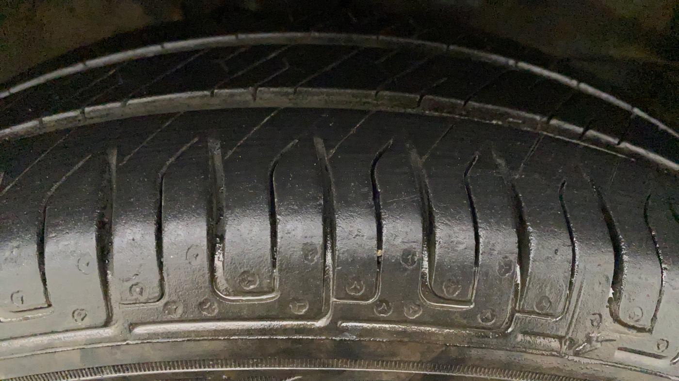 2012 Maruti Wagon R 1.0 VXI, Petrol, Manual, 16,227 km, Right Front Tyre Tread