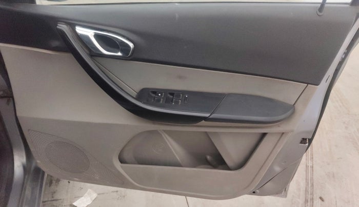 2018 Tata Tiago XZ PETROL, Petrol, Manual, 65,485 km, Driver Side Door Panels Control