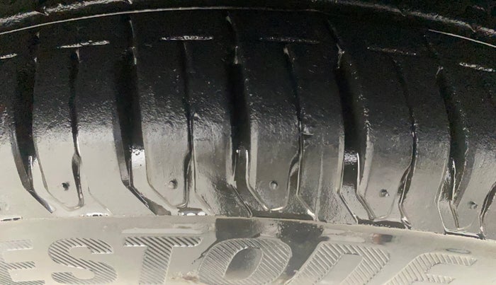 2023 Maruti Swift ZXI, Petrol, Manual, 4,273 km, Right Front Tyre Tread