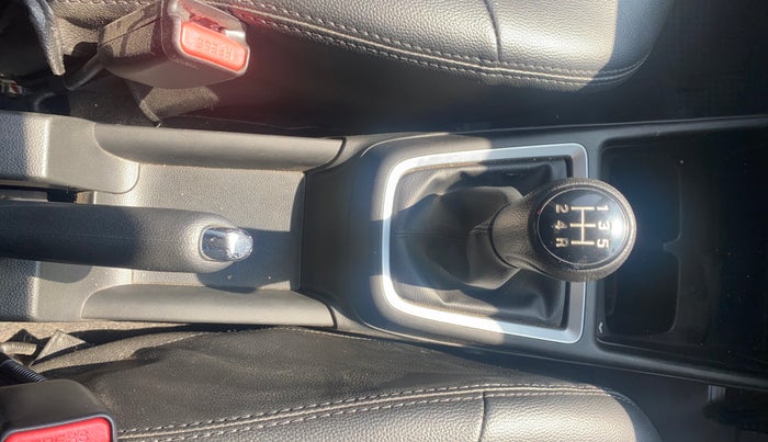 2023 Maruti Swift ZXI, Petrol, Manual, 4,273 km, Gear Lever