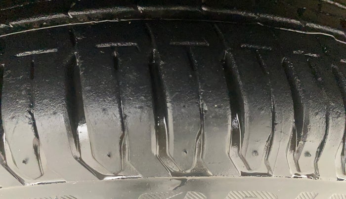 2023 Maruti Swift ZXI, Petrol, Manual, 4,273 km, Left Front Tyre Tread
