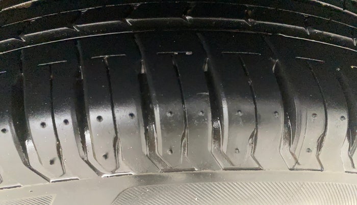 2023 Maruti Swift ZXI, Petrol, Manual, 4,273 km, Left Rear Tyre Tread