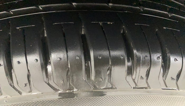 2023 Maruti Swift ZXI, Petrol, Manual, 4,273 km, Right Rear Tyre Tread