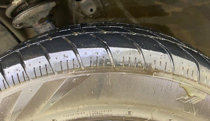 2019 Maruti New Wagon-R LXI CNG 1.0, CNG, Manual, 50,131 km, Left Front Tyre Tread