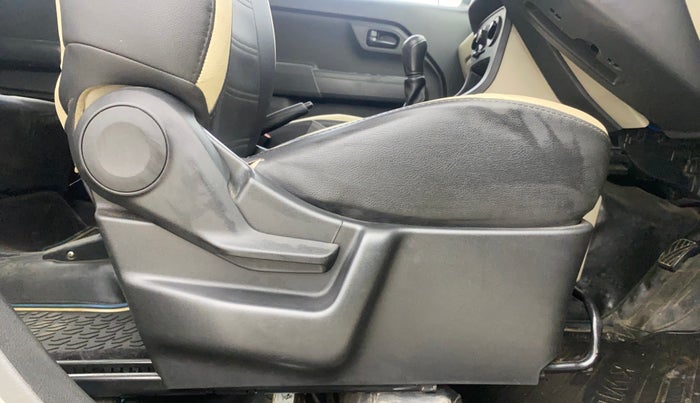 2019 Maruti New Wagon-R LXI CNG 1.0, CNG, Manual, 50,131 km, Driver Side Adjustment Panel