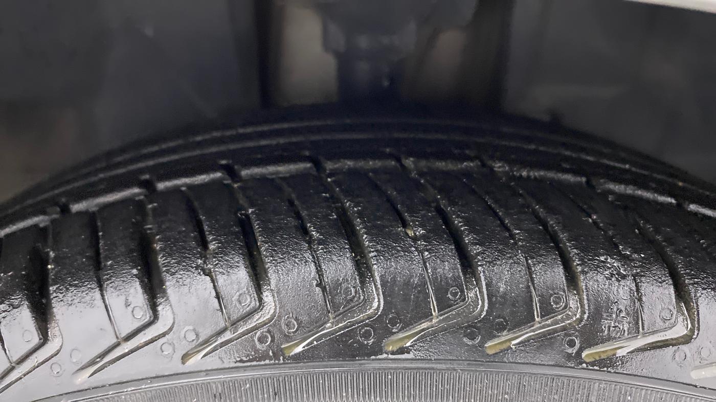 2019 Datsun Redi Go A, Petrol, Manual, 32,329 km, Right Front Tyre Tread