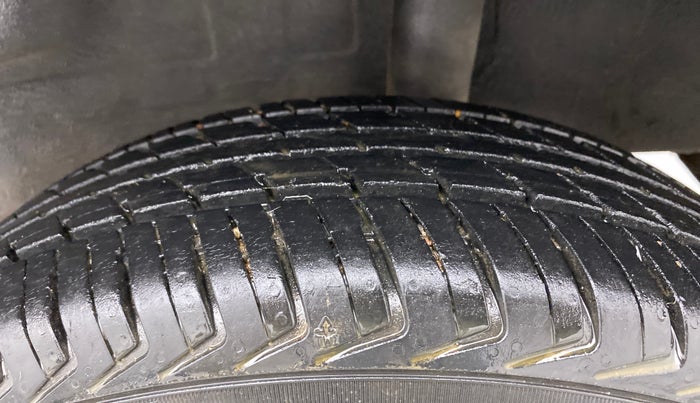 2019 Datsun Redi Go A, Petrol, Manual, 32,329 km, Left Rear Tyre Tread