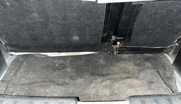 2016 Maruti Swift VXI, Petrol, Manual, 1,05,678 km, Boot Inside