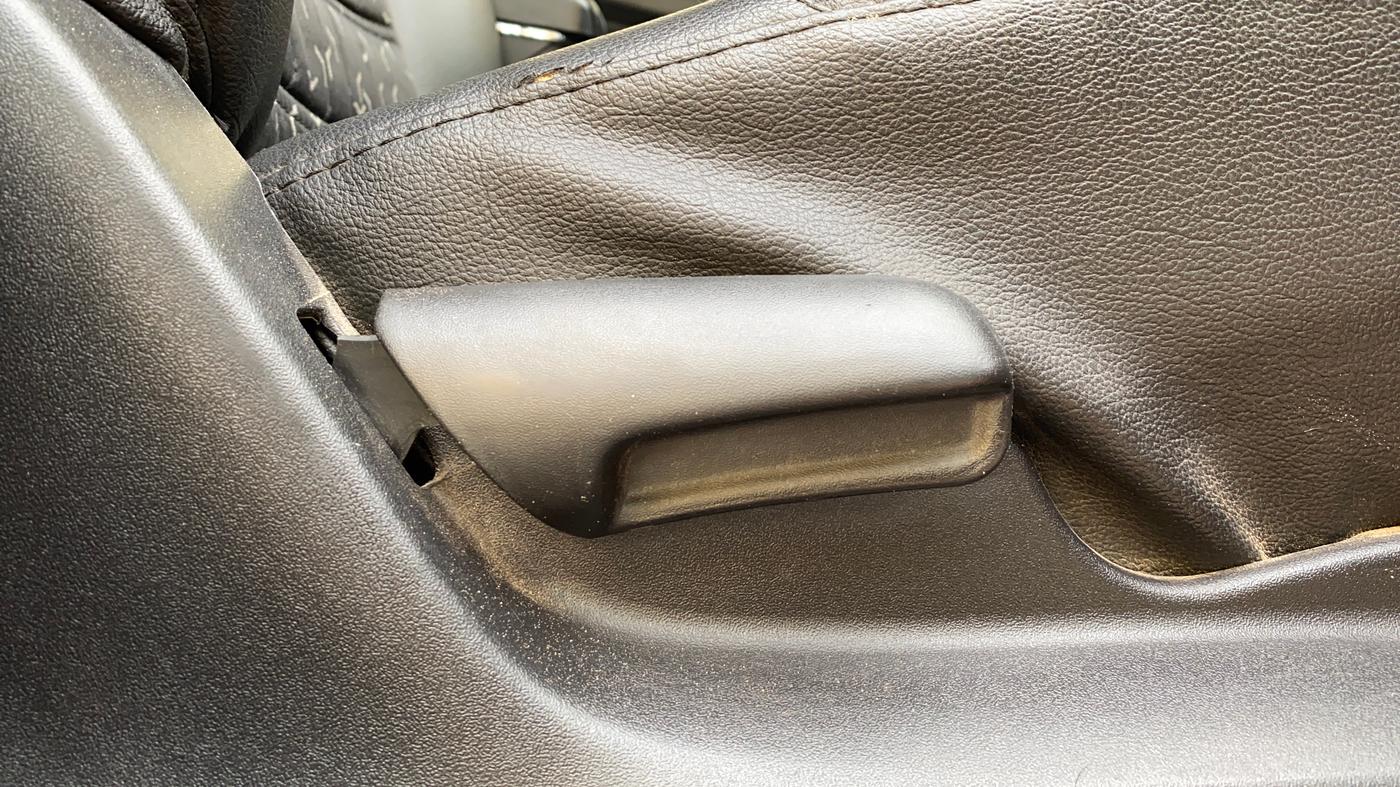 2021 Maruti Vitara Brezza VXI, Petrol, Manual, 52,341 km, Driver Side Adjustment Panel
