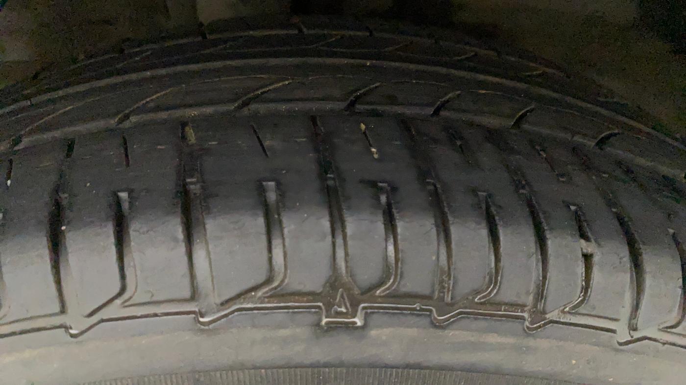 2017 Hyundai Elite i20 ERA 1.2, Petrol, Manual, 77,121 km, Right Front Tyre Tread