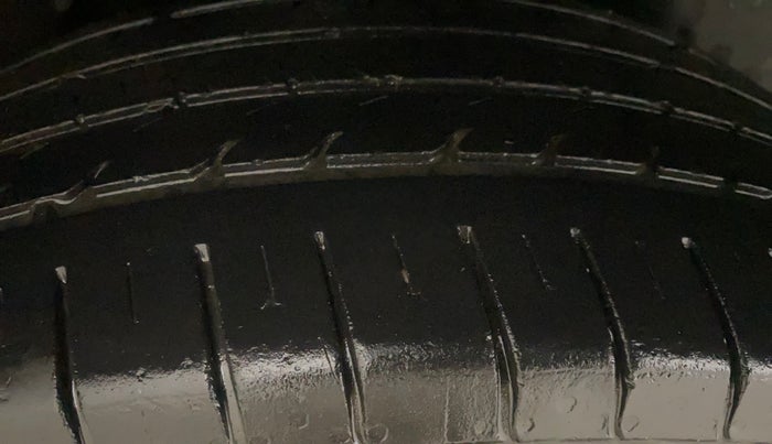 2020 MG HECTOR SHARP 1.5 DCT PETROL, Petrol, Automatic, 74,712 km, Right Rear Tyre Tread