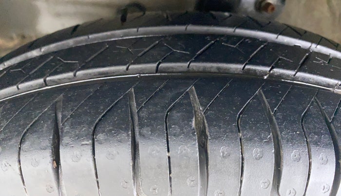 2012 Maruti A Star VXI, Petrol, Manual, 84,158 km, Left Front Tyre Tread