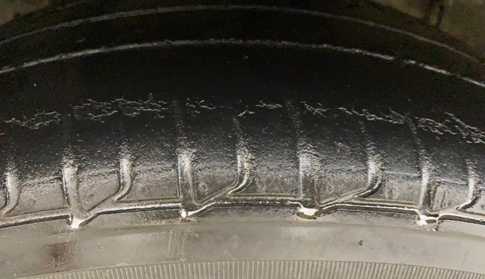 2015 Hyundai Elite i20 SPORTZ 1.4 CRDI, Diesel, Manual, 94,041 km, Right Rear Tyre Tread