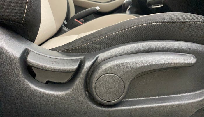 2015 Hyundai Elite i20 SPORTZ 1.4 CRDI, Diesel, Manual, 94,041 km, Driver Side Adjustment Panel