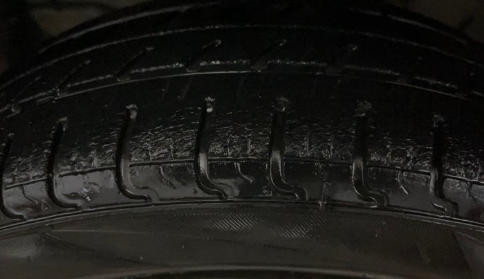 2014 Maruti Wagon R 1.0 VXI, Petrol, Manual, 38,668 km, Left Front Tyre Tread