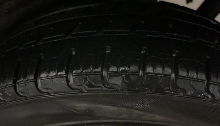 2014 Maruti Wagon R 1.0 VXI, Petrol, Manual, 38,668 km, Left Rear Tyre Tread
