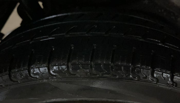 2014 Maruti Wagon R 1.0 VXI, Petrol, Manual, 38,668 km, Right Rear Tyre Tread