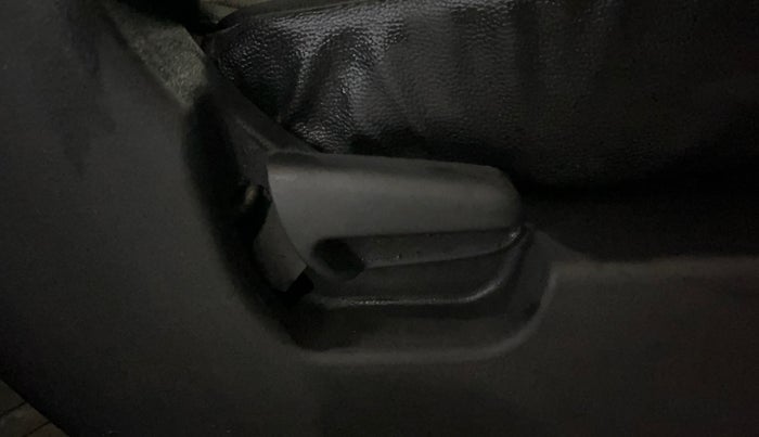 2014 Maruti Wagon R 1.0 VXI, Petrol, Manual, 38,668 km, Driver Side Adjustment Panel