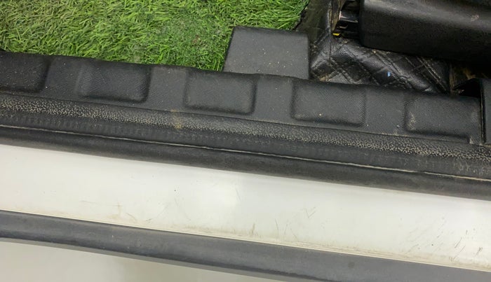 2018 Tata NEXON XM PETROL, Petrol, Manual, 65,538 km, Front passenger door - Beading has minor damage
