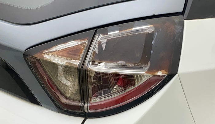 2018 Tata NEXON XM PETROL, Petrol, Manual, 65,538 km, Right tail light - Minor damage
