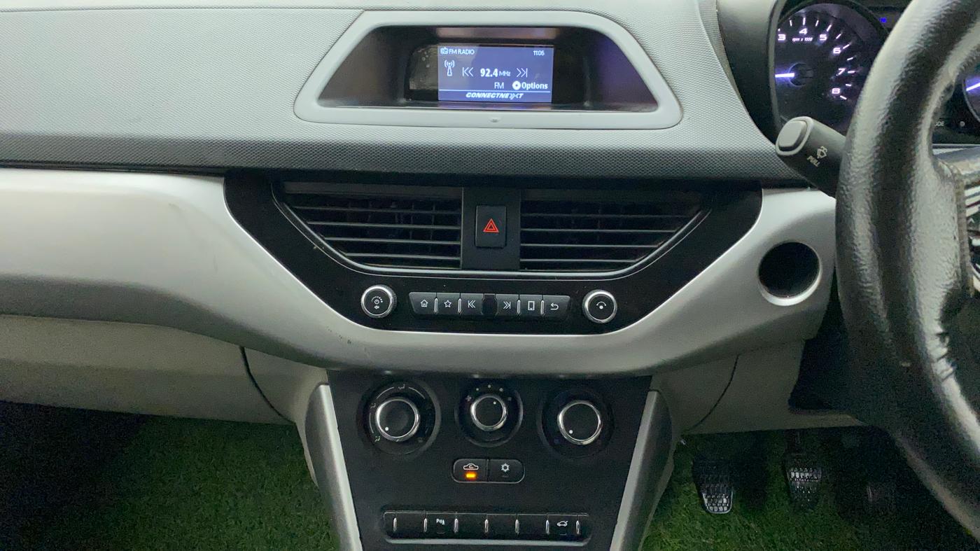 2018 Tata NEXON XM PETROL, Petrol, Manual, 65,538 km, Air Conditioner