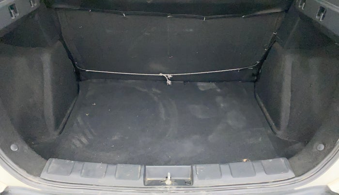 2018 Tata NEXON XM PETROL, Petrol, Manual, 65,538 km, Boot Inside