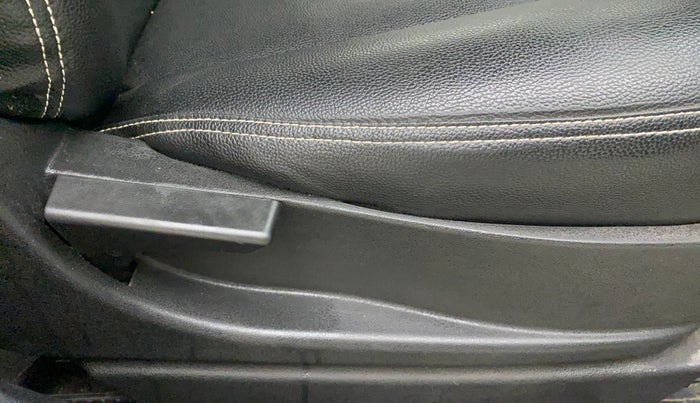 2018 Tata NEXON XM PETROL, Petrol, Manual, 65,538 km, Driver Side Adjustment Panel
