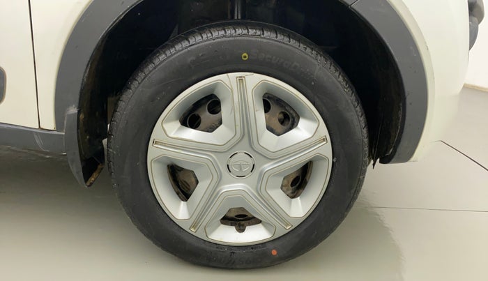 2018 Tata NEXON XM PETROL, Petrol, Manual, 65,538 km, Right Front Wheel