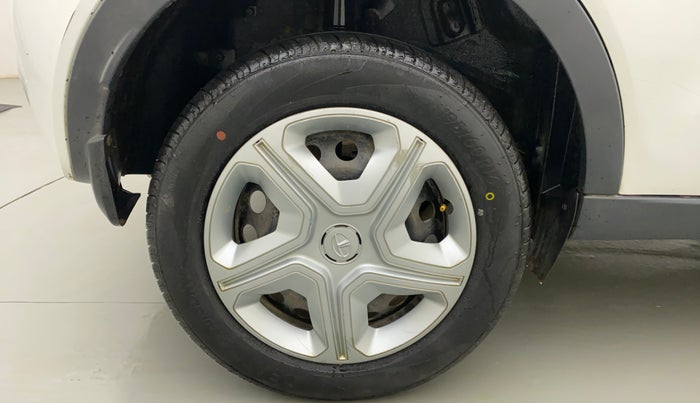 2018 Tata NEXON XM PETROL, Petrol, Manual, 65,538 km, Right Rear Wheel