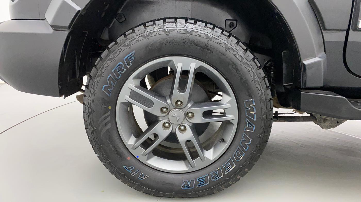 2023 Mahindra Thar LX D AT 4WD HT, Diesel, Automatic, 17,687 km, Right Rear Wheel