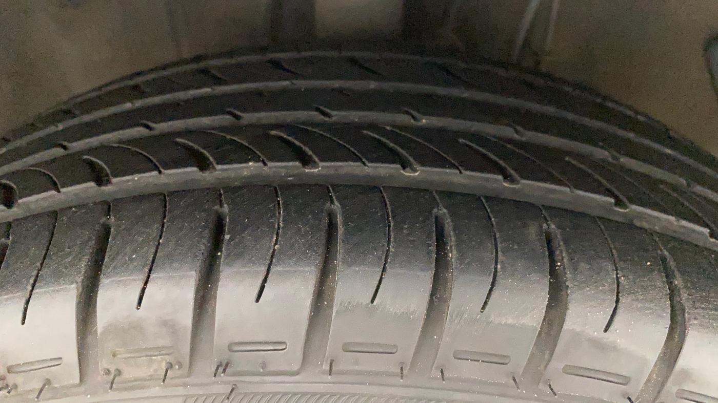 2012 Hyundai i20 SPORTZ 1.2, Petrol, Manual, 50,606 km, Right Front Tyre Tread