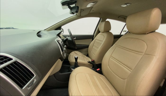 2012 Hyundai i20 SPORTZ 1.2, Petrol, Manual, 50,606 km, Right Side Front Door Cabin