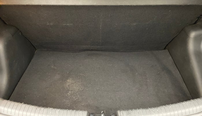 2017 Hyundai Grand i10 ASTA 1.2 KAPPA VTVT, Petrol, Manual, 33,485 km, Boot Inside