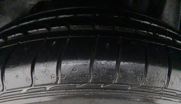 2019 Ford FREESTYLE TITANIUM + 1.2 TI-VCT, Petrol, Manual, 15,687 km, Right Front Tyre Tread