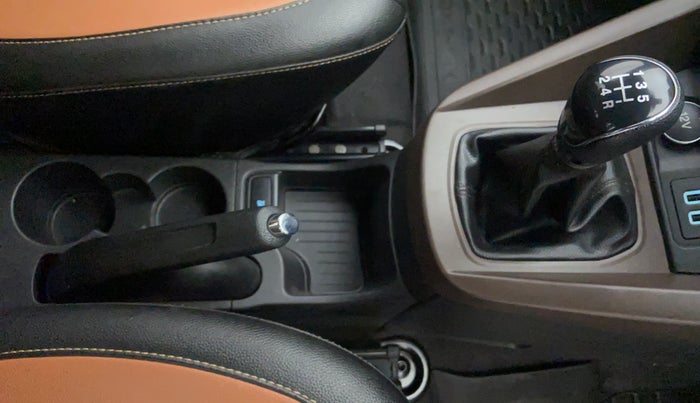 2019 Ford FREESTYLE TITANIUM + 1.2 TI-VCT, Petrol, Manual, 15,687 km, Gear Lever