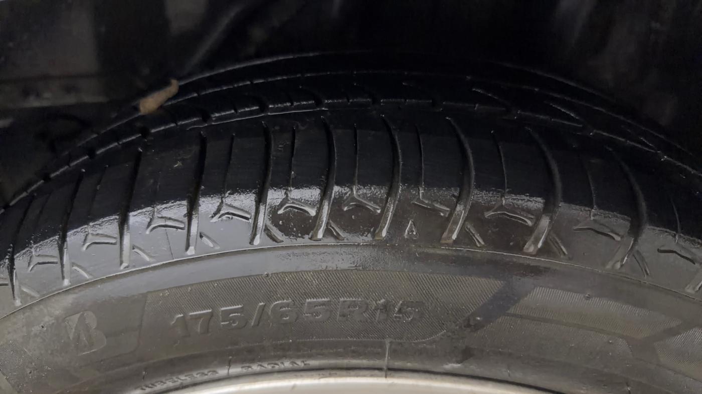 2015 Honda Brio E MT, Petrol, Manual, 98,180 km, Left Rear Tyre Tread