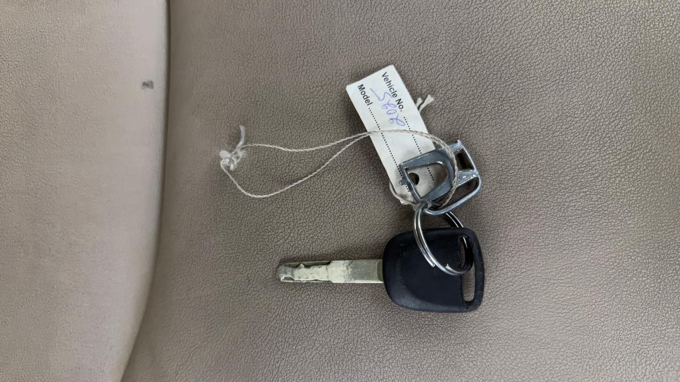 2015 Honda Brio E MT, Petrol, Manual, 98,180 km, Key Close Up